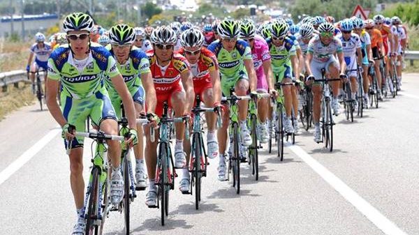 Giro d’Italia a Mileto, Moser e Martino in città per la presentazione ufficiale