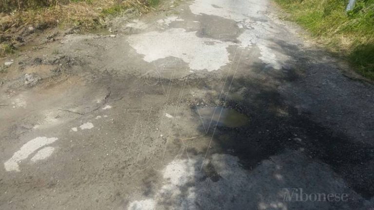 Strade dissestate e perdite d’acqua, Triparni “sempre più abbandonata a se stessa”