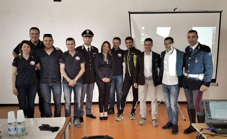 Sicurezza stradale, la Polstrada in aula tra gli studenti vibonesi