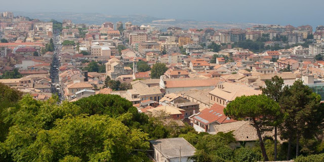 Vibo: Città Futura, Noi con l’Italia e Udc avviano il dialogo: «No a sterili frazionismi»