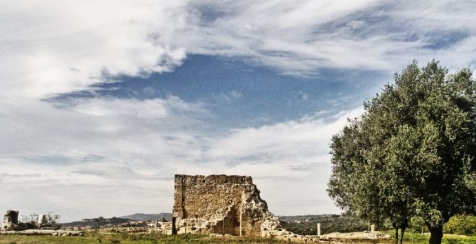 Mileto: 15 colpi di pistola nel pomeriggio contro cancello del Parco archeologico