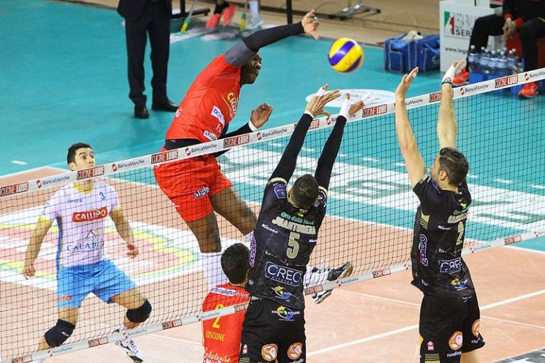 Volley mercato, il centrale brasiliano Deivid Costa resta alla Tonno Callipo