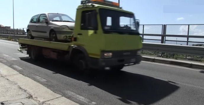 Alto rischio incidenti su via Boccioni a Vibo, residenti chiedono dissuasori di velocità (VIDEO)