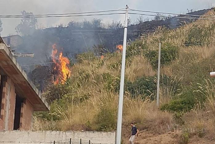 Allarme incendi nel Vibonese: 19 interventi dei Vvf, il prefetto attiva il Centro coordinamento soccorsi