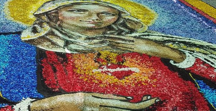 Infiorata di Potenzoni, nel Rione Chiesa le opere più apprezzate dalla giuria