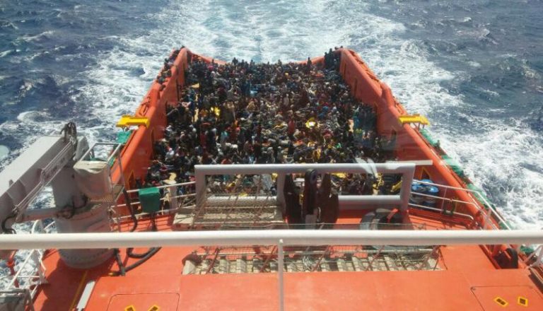 Migranti: in 588 in arrivo domani nel porto di Vibo Marina