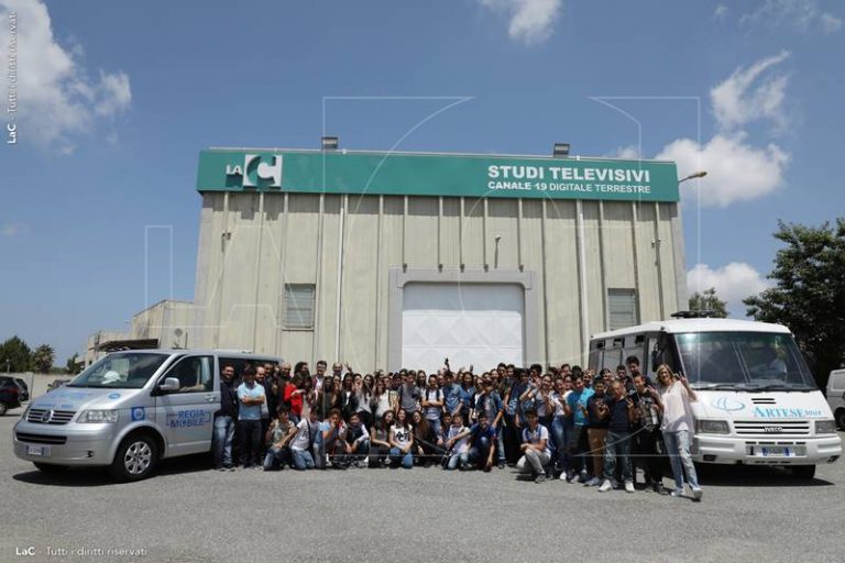LaC Tv incontra gli studenti: 70 ragazzi vibonesi in visita negli studi televisivi (FOTO/VIDEO)