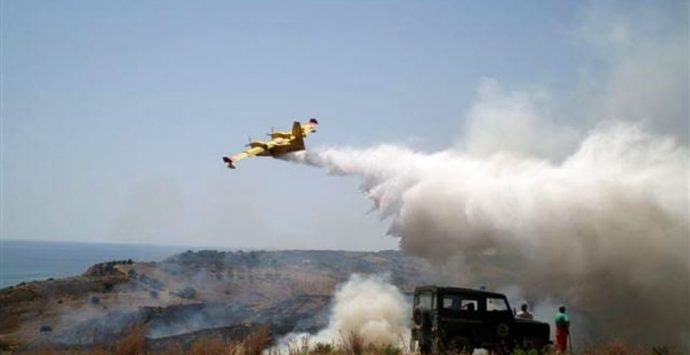 Emergenza incendi nel Vibonese, il prefetto mantiene il Centro coordinamento soccorsi