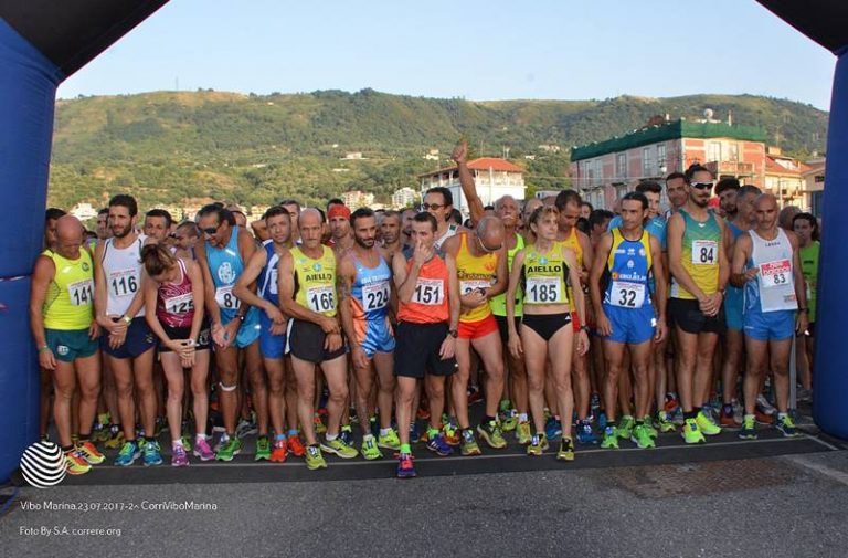 Corsa su strada, centinaia di atleti e spettatori alla “Corri Vibo Marina”