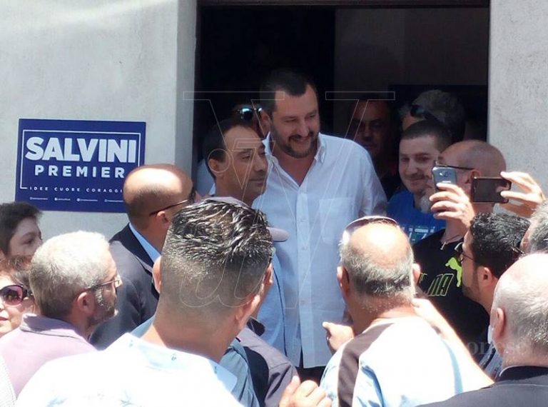 Salvini in tour nel Vibonese: «L’Italia non diventi un campo profughi»
