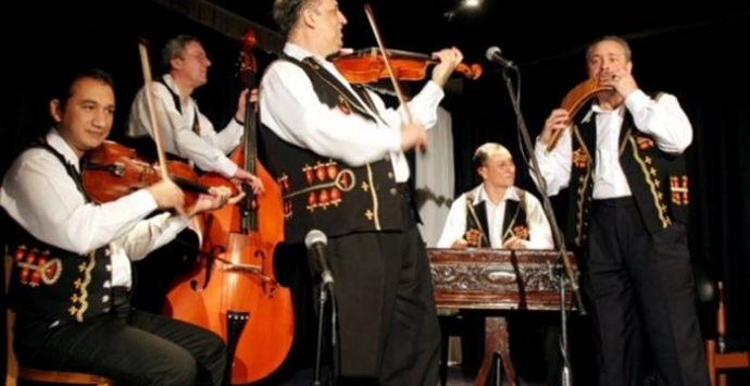 L’Orchestra tzigana di Budapest incanta il pubblico di Tropea