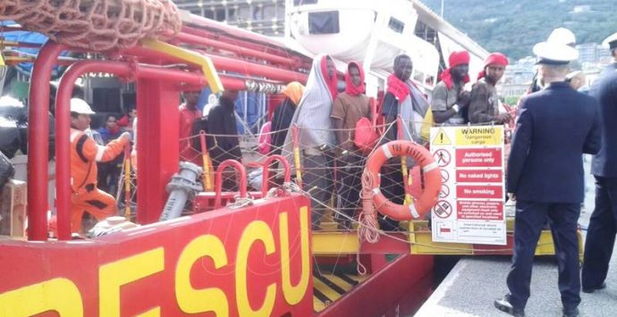 Migranti, Vibo Marina si prepara al decimo sbarco dell’anno: in arrivo 578 persone