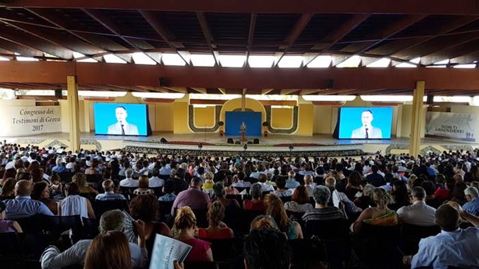 Francavilla Angitola, attesi migliaia di testimoni di Geova per il congresso estivo