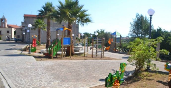 Zambrone, nel giorno della festa patronale inaugurato il parco giochi