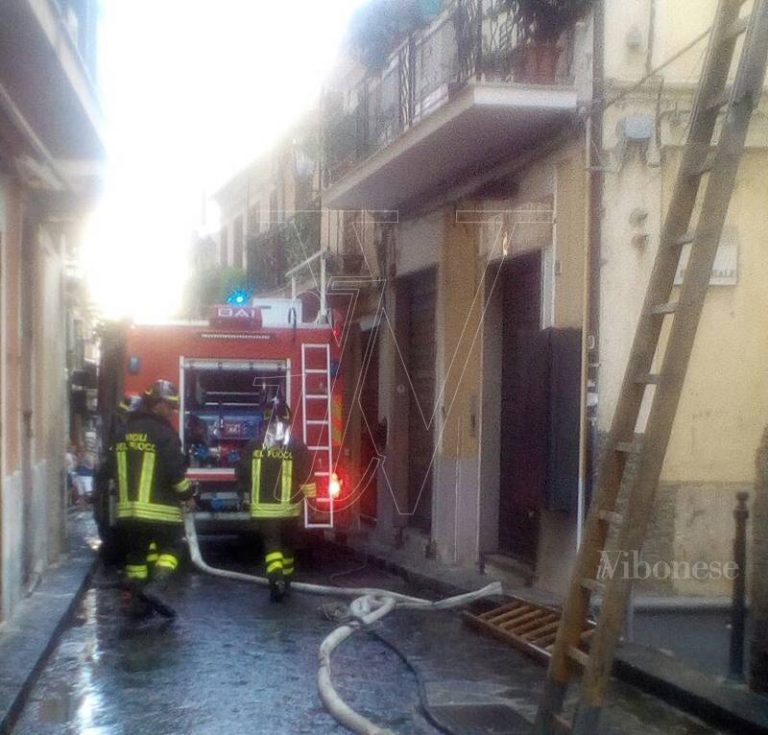 Esplosione in un’abitazione di Pizzo: ferita una donna (VIDEO)