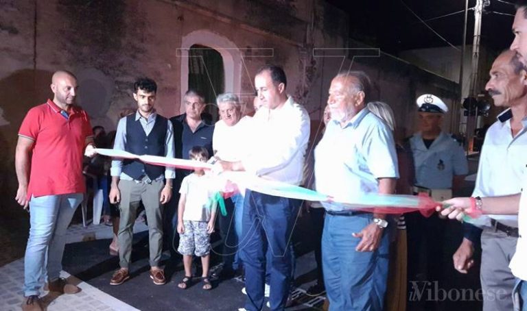 Briatico, inaugurata la nuova piazza Marconi