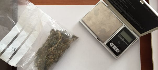 Marijuana nella camera da letto: due denunce nel Vibonese