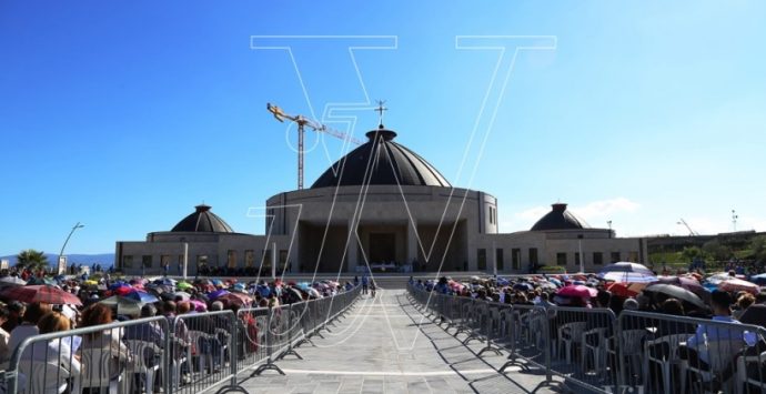 Anniversario Natuzza: il vescovo Renzo conferma i passi in avanti tra diocesi e fondazione (VIDEO)