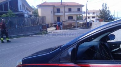 Bomba sotto un’auto a Sorianello, un ferito grave (NOME)