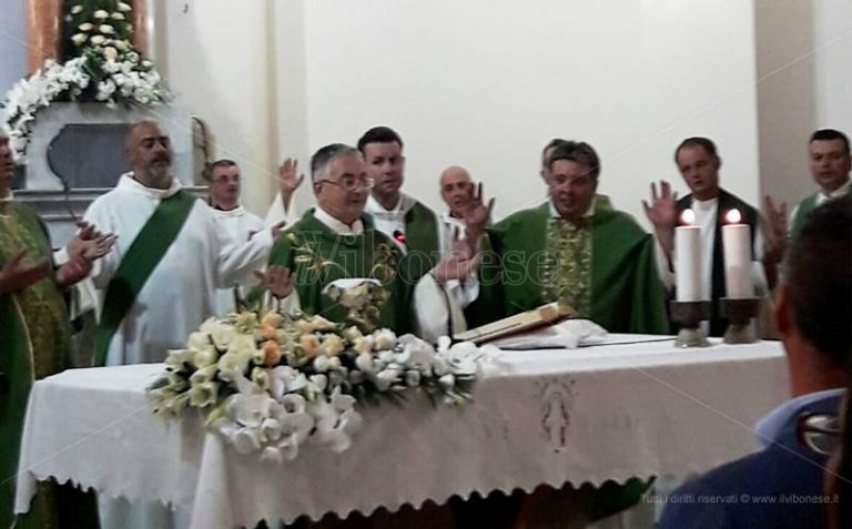 Paravati accoglie il suo nuovo parroco, don Domenico Muscari si presenta alla comunità