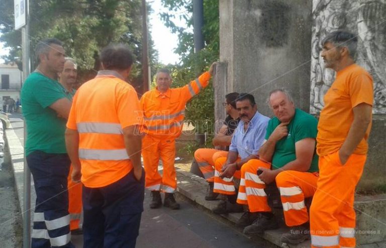 Mileto, gli operai della Muraca sospendono lo sciopero e ritornano a lavoro