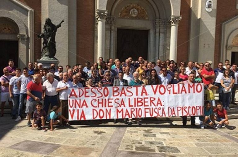 La comunità si ribella al parroco, i fedeli di Piscopio dal vescovo Renzo