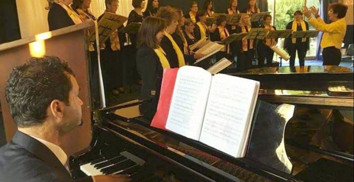 Musica e beneficenza, la corale “In-Canto” alla Biblioteca comunale di Vibo