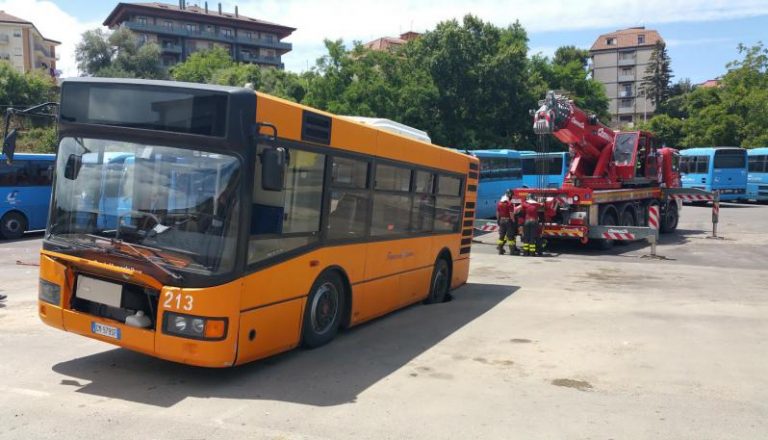 Trasporto con bus a Vibo, servizio carente e soluzioni che fanno discutere