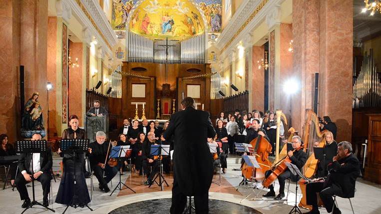 Mileto: grande successo in cattedrale per l’oratorio sacro “Natuzza. Canto alla bellezza”