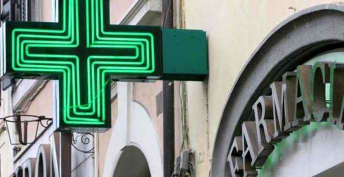 Nessuna farmacia di turno nel fine settimana, proteste a Vibo Marina e Portosalvo