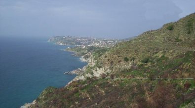 Turista precipita con l’auto lungo il costone di Joppolo, salva per “miracolo”
