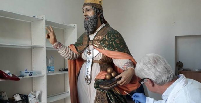 Pannaconi, avviato il restauro della statua di San Nicola