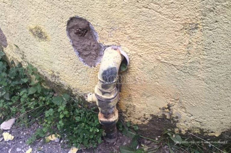 Paravati, fuga di gas nella notte alla Scuola elementare di via Trieste