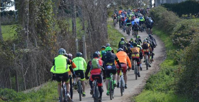 380 ciclo-escursionisti tra le bellezze del Monte Poro, successo annunciato per “Onda d’urto” (VIDEO)