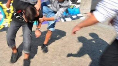 Interviene in una rissa tra minori nel Vibonese e ne colpisce uno con una testata