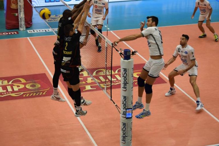 Superlega, Vibo soffre ma vince in rimonta contro Latina (VIDEO)