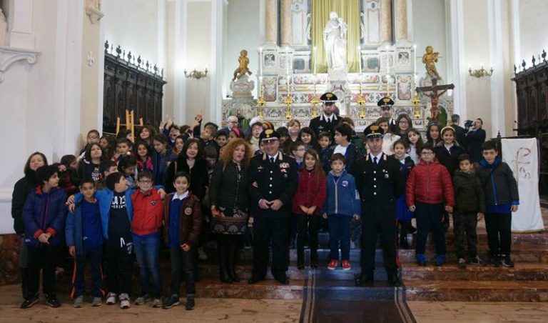 Senso dello Stato e generosità, i Carabinieri di Vibo celebrano la “Virgo Fidelis” (VIDEO)