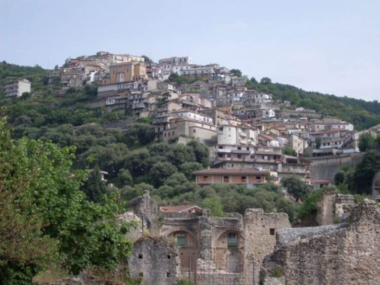 Tentati omicidi a Sorianello, lasciano il carcere due delle donne indagate