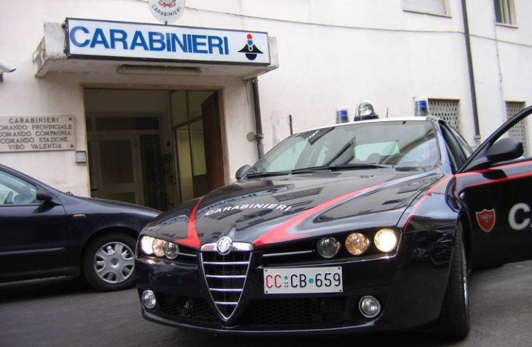 Giovane accoltellato da un 15enne a Vibo, indagano i carabinieri