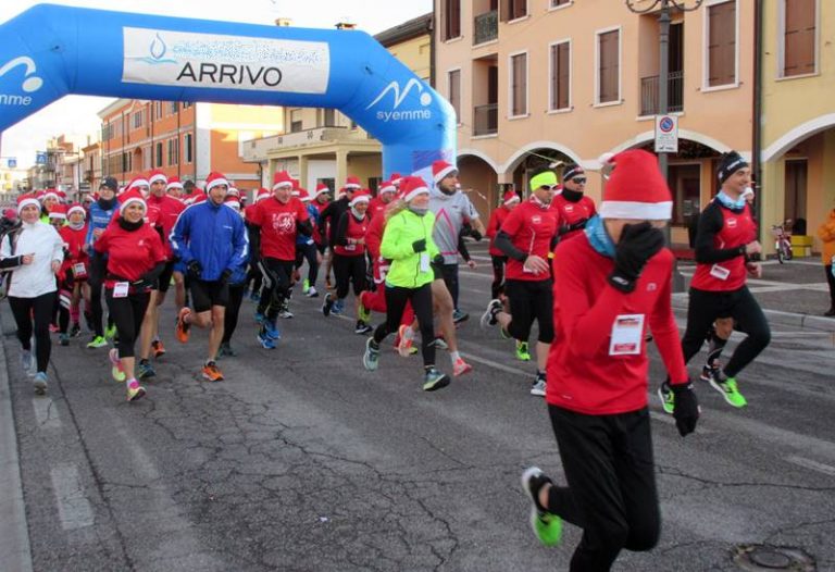 La corsa di Babbo Natale torna a Vibo, ecco la seconda edizione