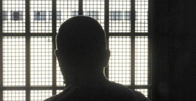 Suicidio nel carcere di Vibo Valentia, detenuto si toglie la vita nella sua cella