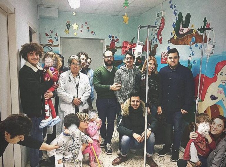 Natale solidale, l’associazione Valentia “regala un sorriso” ai piccoli pazienti dell’ospedale di Vibo