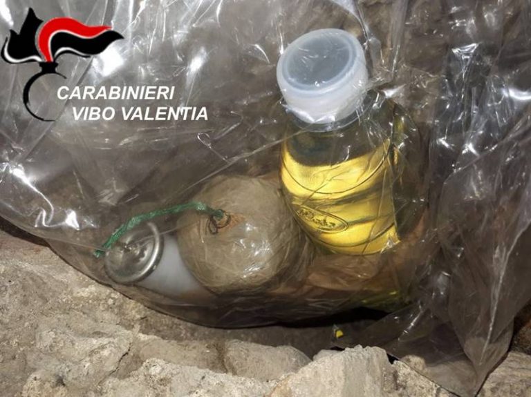 Bomba da 135 grammi pronta per Capodanno, due arresti a Nicotera (FOTO/VIDEO)