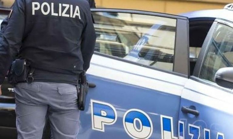 Rapina in piazza Municipio a Vibo, tre fermi