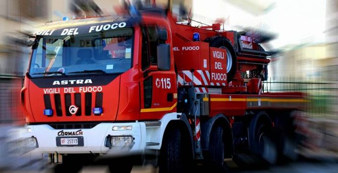 Santa Barbara, Vigili del fuoco e Guardia costiera festeggiano la comune patrona