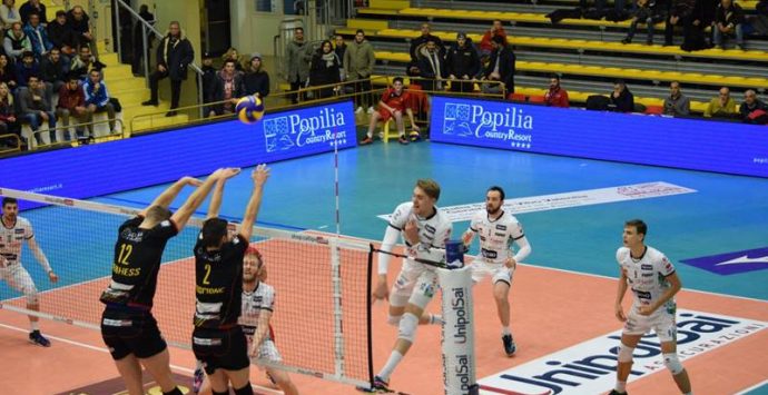 Superlega, Trento la spunta in 5 set contro Vibo al PalaValentia