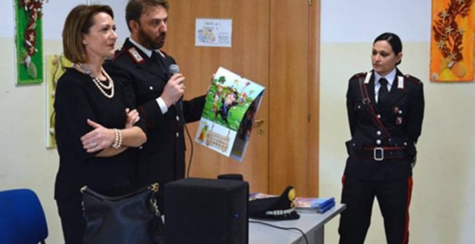 “Non solo smartphone”: i carabinieri presentano il calendario “a misura” di ragazzi