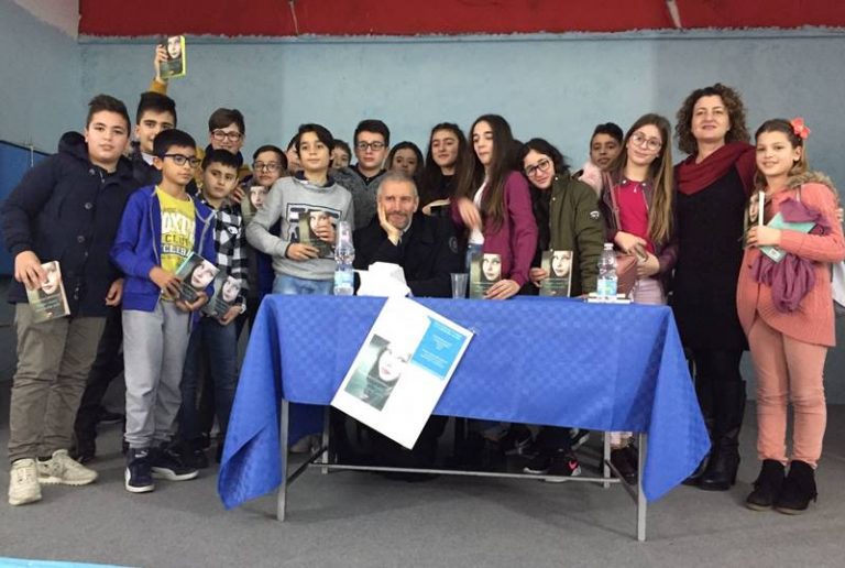 “Libri nelle scuole”, lo scrittore Francesco Carofiglio a San Costantino Calabro