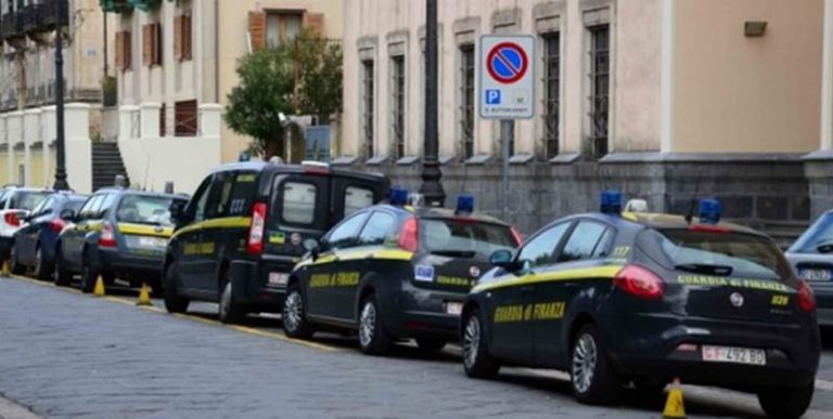 Vibo, pregiudicati e indagati per mafia con il reddito di cittadinanza: 17 i denunciati