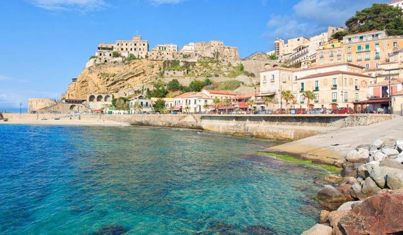 Una panoramica della Marina di Pizzo